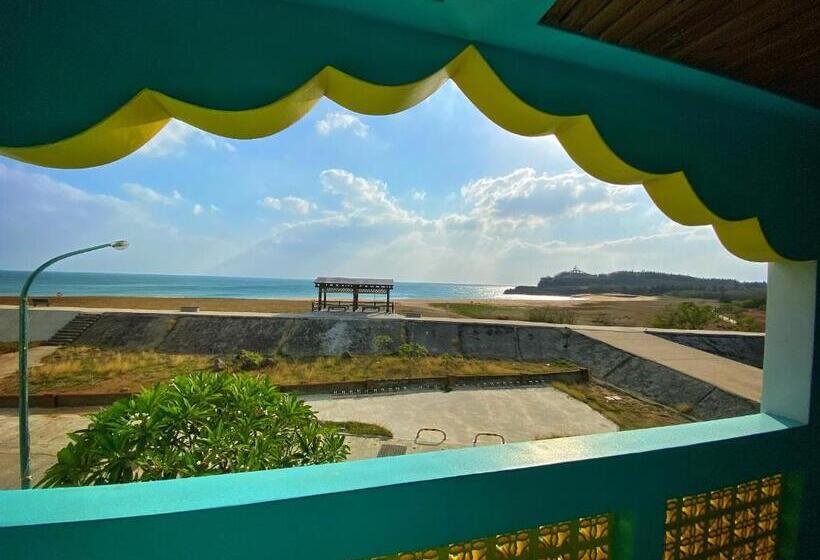 اتاق استاندارد چهار تخته با چشم‌انداز دریا, The Domed Tile Bb