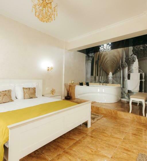 Полулюкс, Evianne Boutique