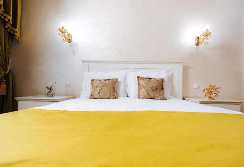 Полулюкс, Evianne Boutique