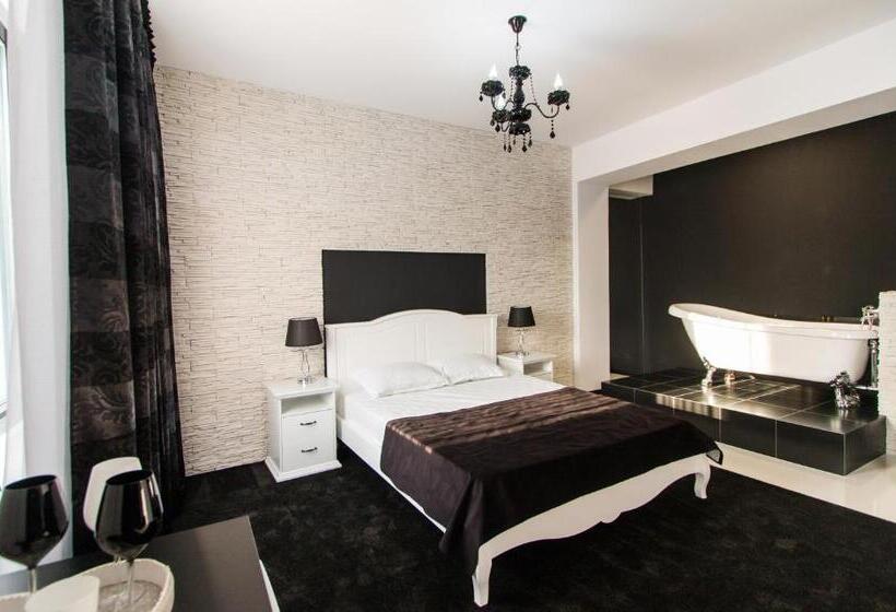 Студия Deluxe, Evianne Boutique