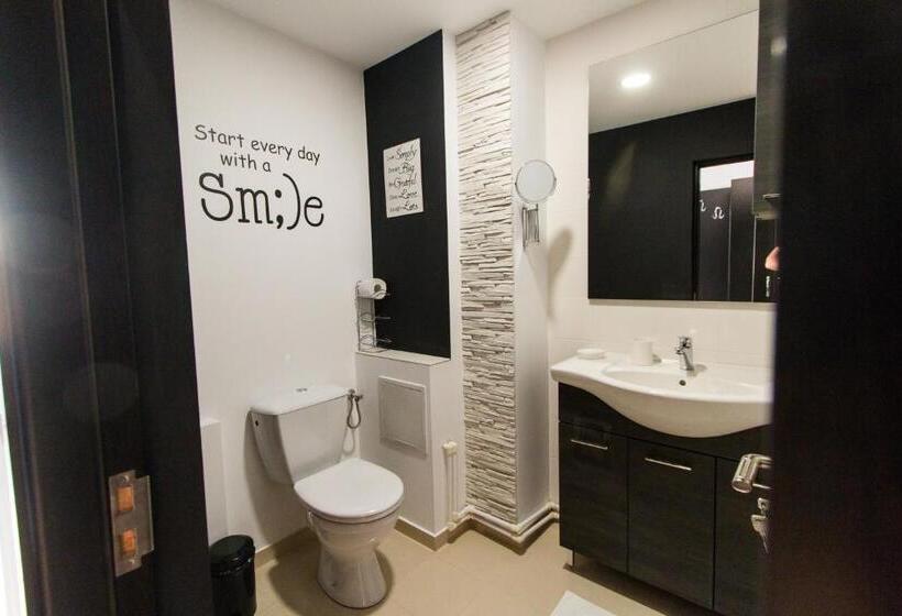 Студия Deluxe, Evianne Boutique