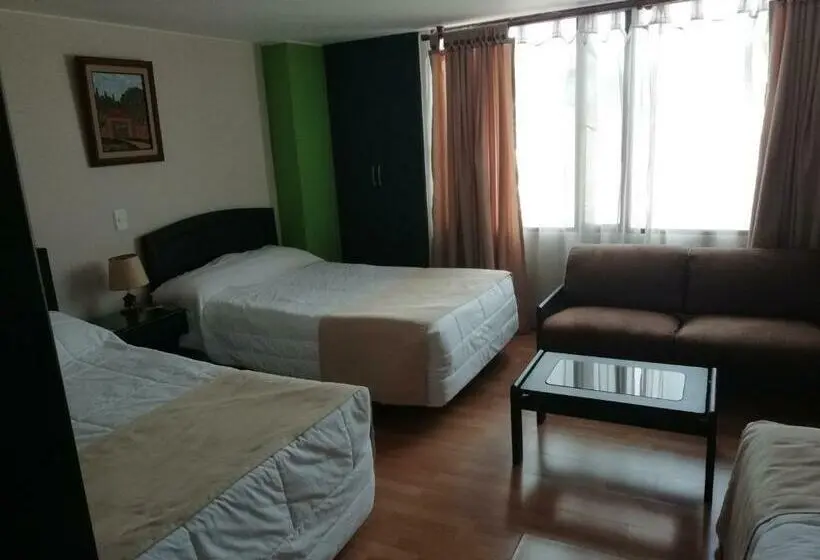 Standard Kolmen Hengen Huone, Oicatá