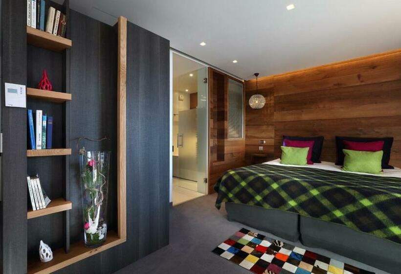 سوییت جونیور, Pashmina Le Refuge