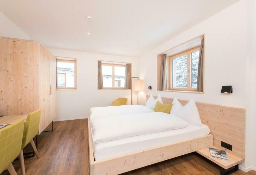 استودیو خانوادگی, Randolins Familienresort