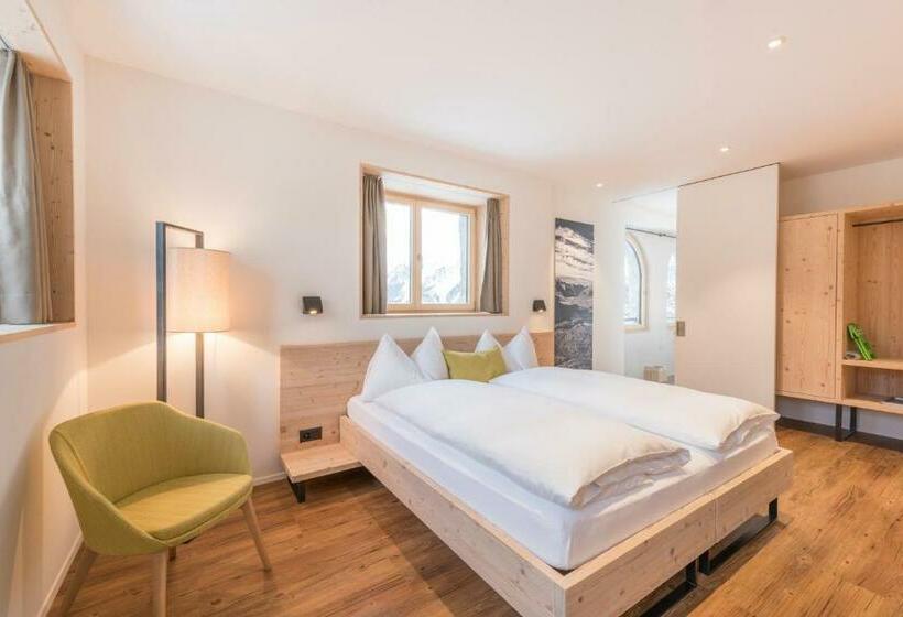 استودیو خانوادگی, Randolins Familienresort