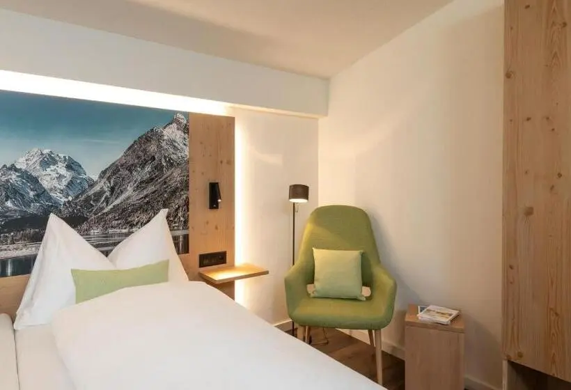 استودیوی استاندارد, Randolins Familienresort