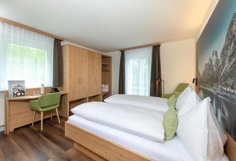 استودیوی استاندارد, Randolins Familienresort