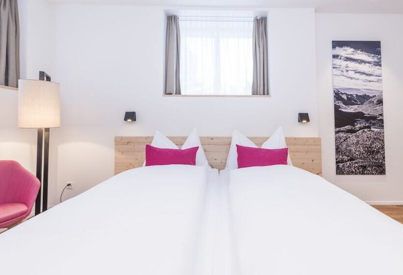 استودیو خانوادگی, Randolins Familienresort