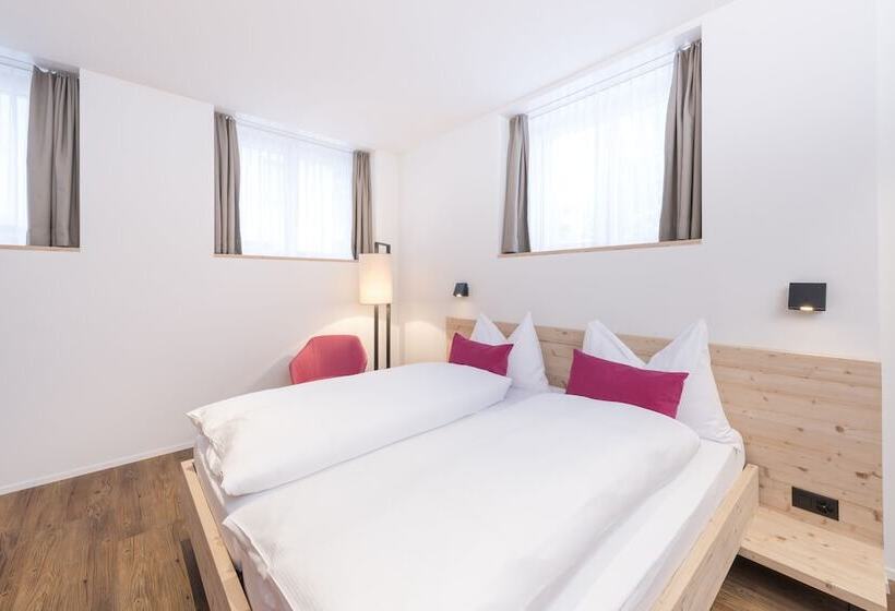 استودیو خانوادگی, Randolins Familienresort