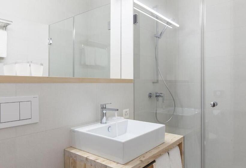 استودیو خانوادگی, Randolins Familienresort