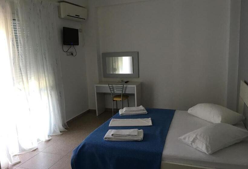 חדר משפחתי, Stolis