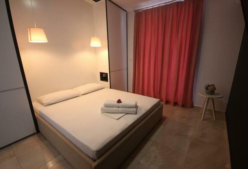 اتاق استاندارد با چشم‌انداز دریا, Vila E Bardhe