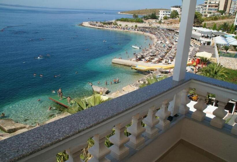 اتاق استاندارد با چشم‌انداز دریا, Vila E Bardhe