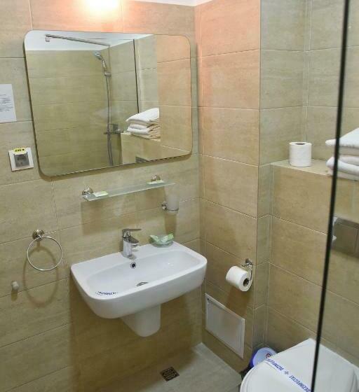 Номер Deluxe, Q Hotel