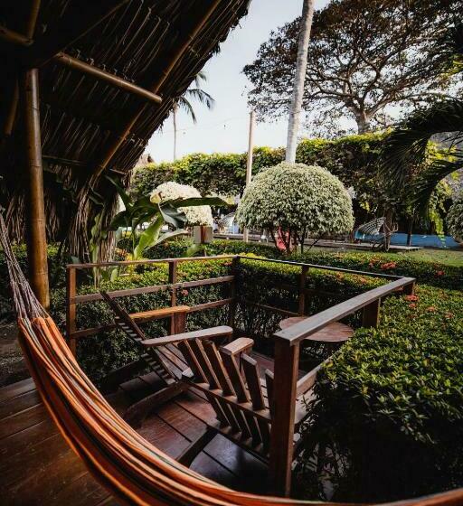 스탠다드 룸, Tiki Hut Hostel