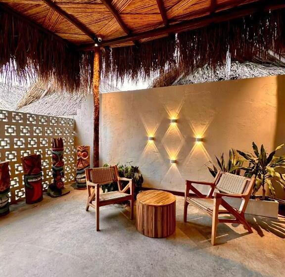 스탠다드 룸 공동 욕실, Tiki Hut Hostel