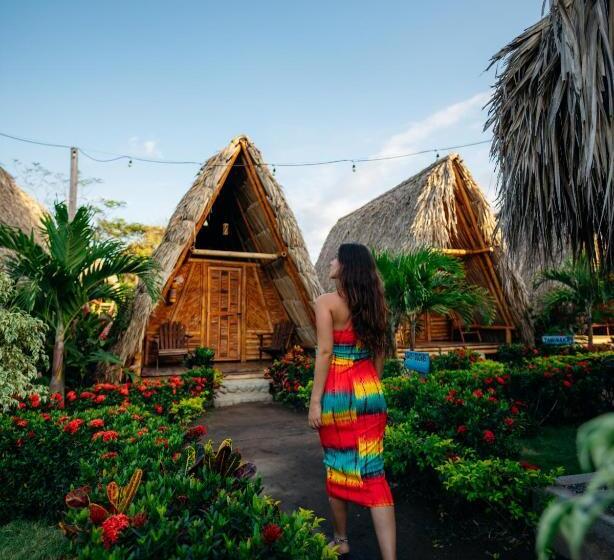 스탠다드 룸 공동 욕실, Tiki Hut Hostel