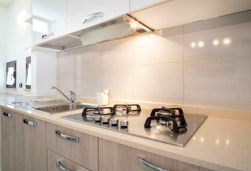 آپارتمان 2 خوابه با بالکن, Beverly Park Residence