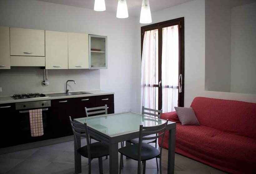 דירת חדר נוף לבריכה, Case Vacanza Torre Lupa