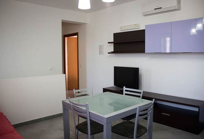 דירת חדר נוף לבריכה, Case Vacanza Torre Lupa