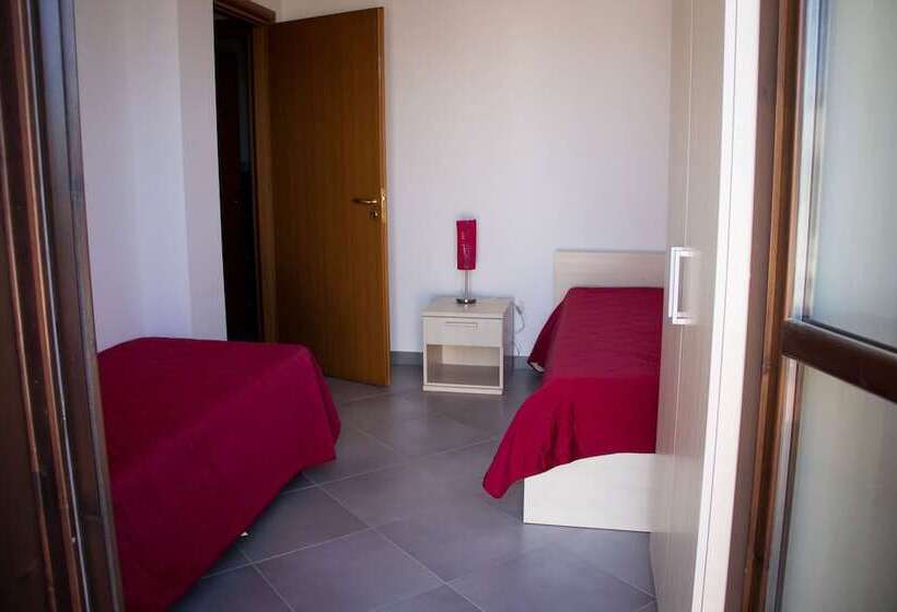 דירת חדר נוף לבריכה, Case Vacanza Torre Lupa