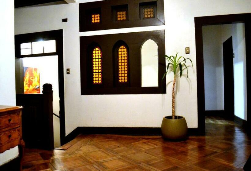 اتاق استاندارد یک تخته با سرویس بهداشتی مشترک, Landay Hostel