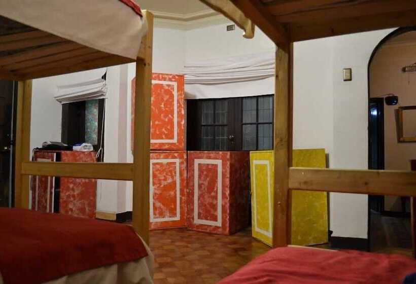 تختخواب در اتاق مشترک, Landay Hostel