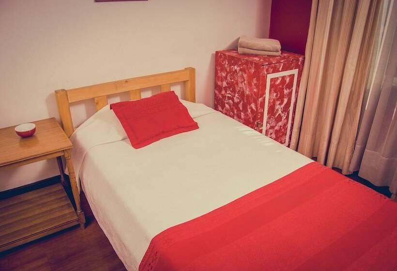 اتاق استاندارد با سرویس بهداشتی مشترک, Landay Hostel