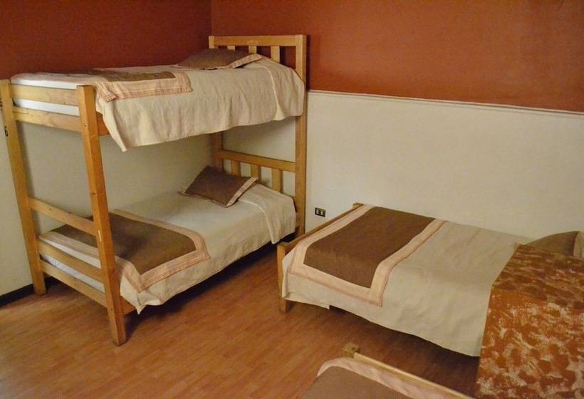 带共用卧室公用房间的床, Landay Hostel