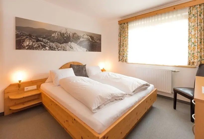 Perhesviitti, Apartpension Kristall