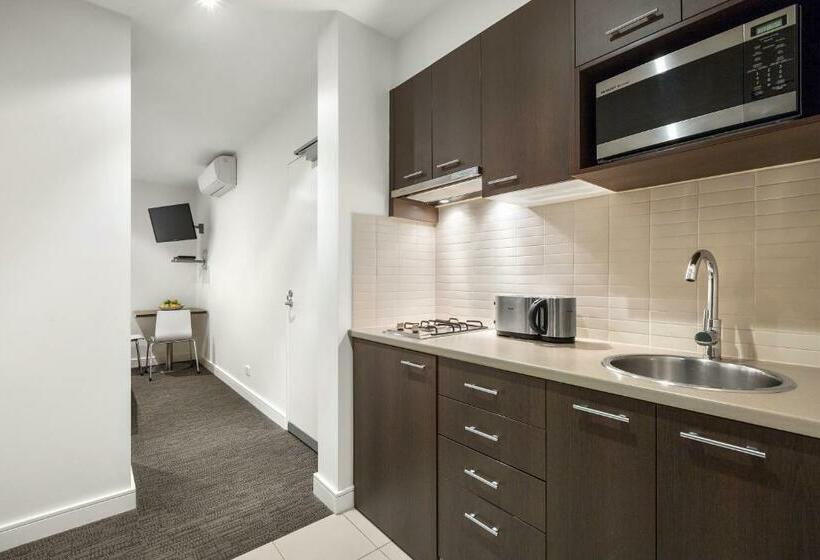 استودیوی استاندارد, Quest Ivanhoe