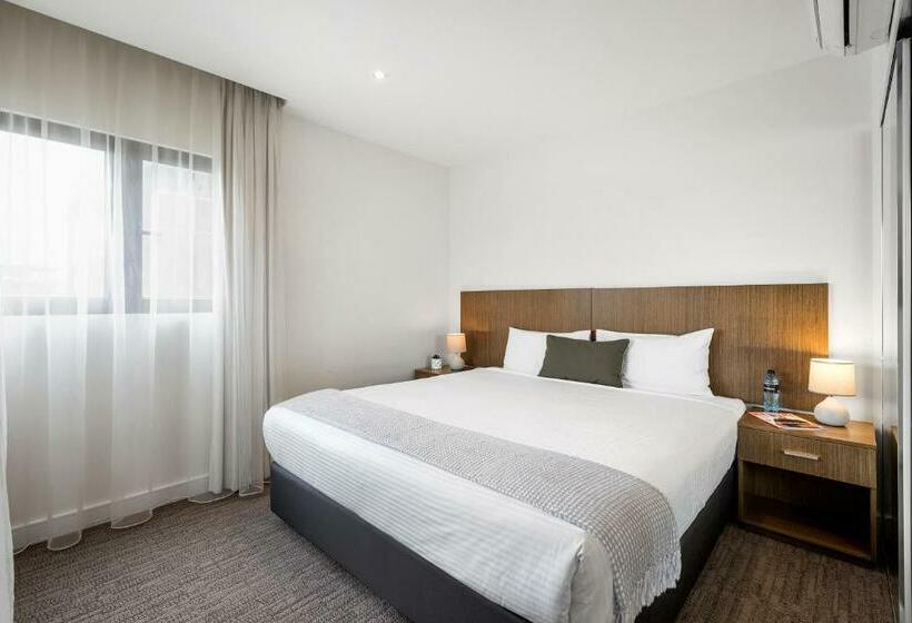 آپارتمان 1 خوابه, Quest Ivanhoe