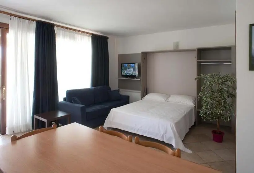 2 Bedrooms Apartment Lake View, Relais Rosa Dei Venti Ciao Vacanze