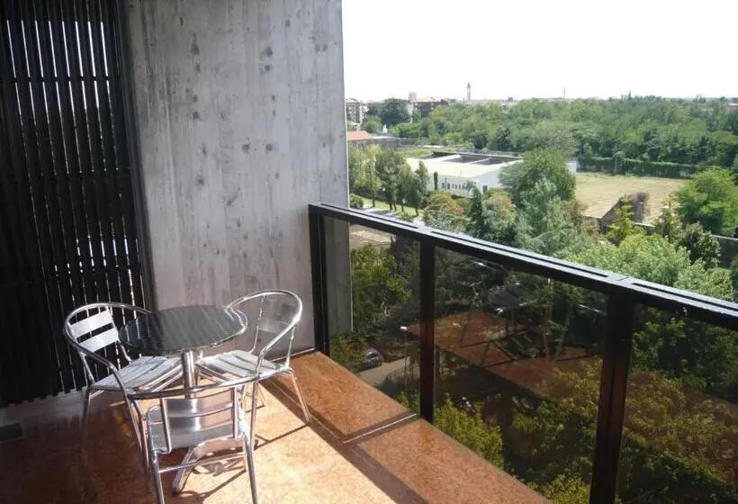 1 Bedroom Superior Apartment
