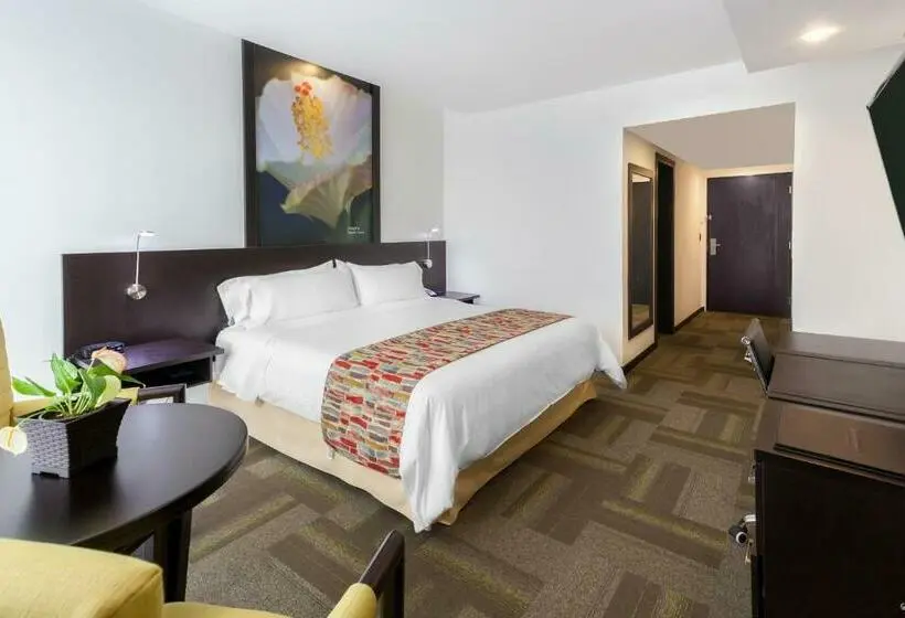 Deluxe-huone King-vuode, Wyndham Quito Airport