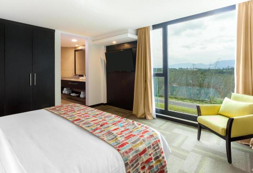 Люкс Кровать Кинг, Wyndham Quito Airport