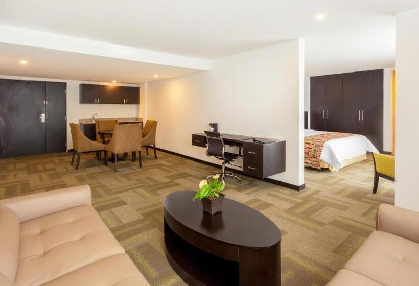 Люкс Кровать Кинг, Wyndham Quito Airport