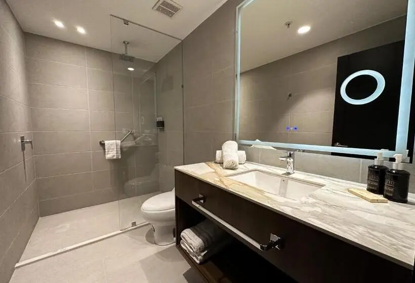 Sviitti King-vuode, Wyndham Quito Airport