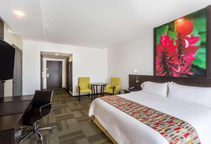 Номер Deluxe Кровать Кинг, Wyndham Quito Airport