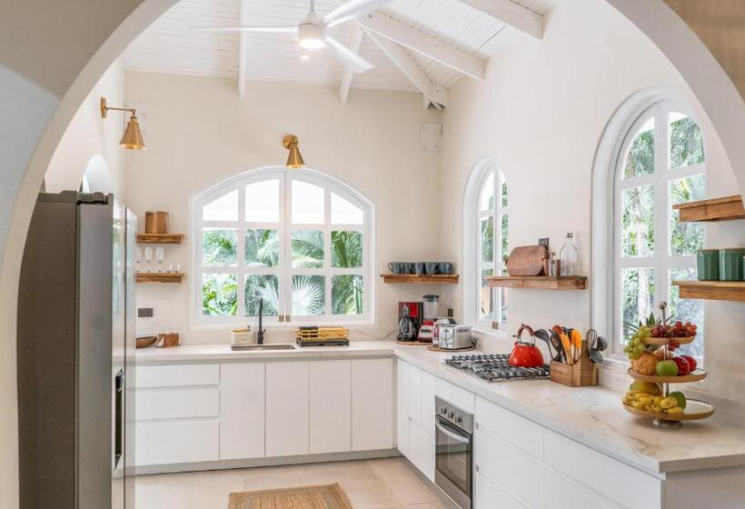 ویلای 1 خوابه, Banana Beach Bungalows