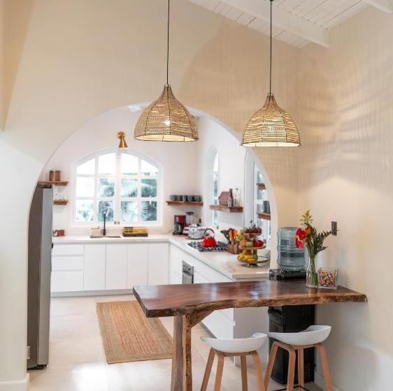 ویلای 1 خوابه, Banana Beach Bungalows