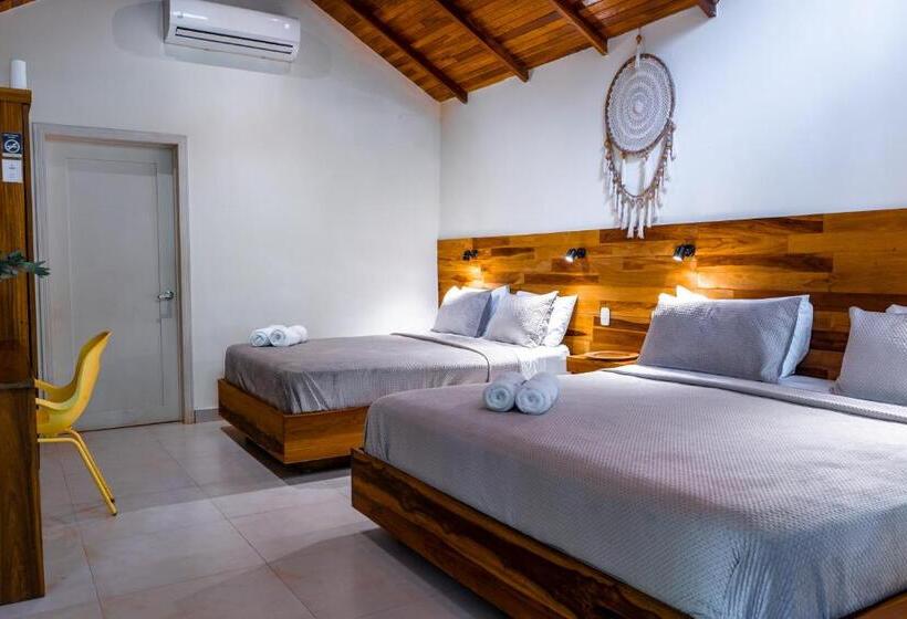 بانگلوی لوکس, Banana Beach Bungalows