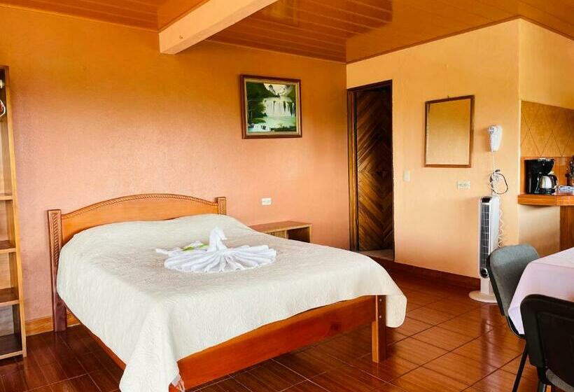 4인용 스탠다드 룸, Los Tucanes Lodging