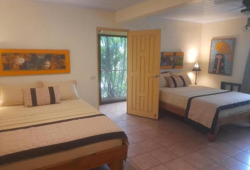 Quarto Quádruplo Estandar, Coyaba Tropical Elegant Adult Guesthouse