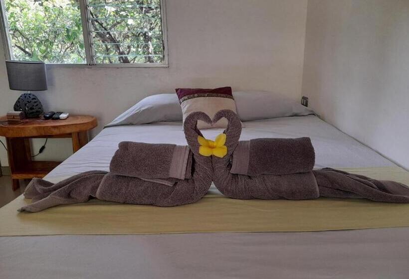 اتاق لوکس خانوادگی, El Colibri Rojo Cabinas Le Colibri Rouge