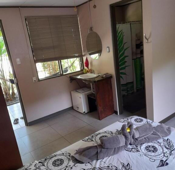 اتاق استاندارد, El Colibri Rojo Cabinas Le Colibri Rouge