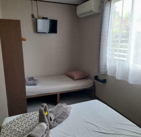 اتاق استاندارد سه نفره, El Colibri Rojo Cabinas Le Colibri Rouge