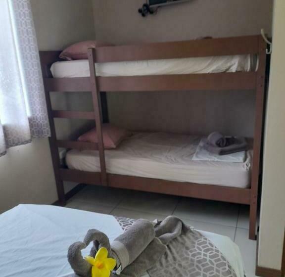 اتاق استاندارد چهار تخته, El Colibri Rojo Cabinas Le Colibri Rouge