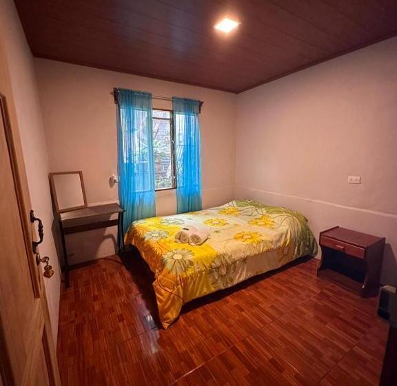Quarto Estandar Banheiro Compartilhado, Los Tucanes Lodging