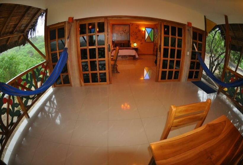 سوییت لوکس, Azuluna Ecolodge